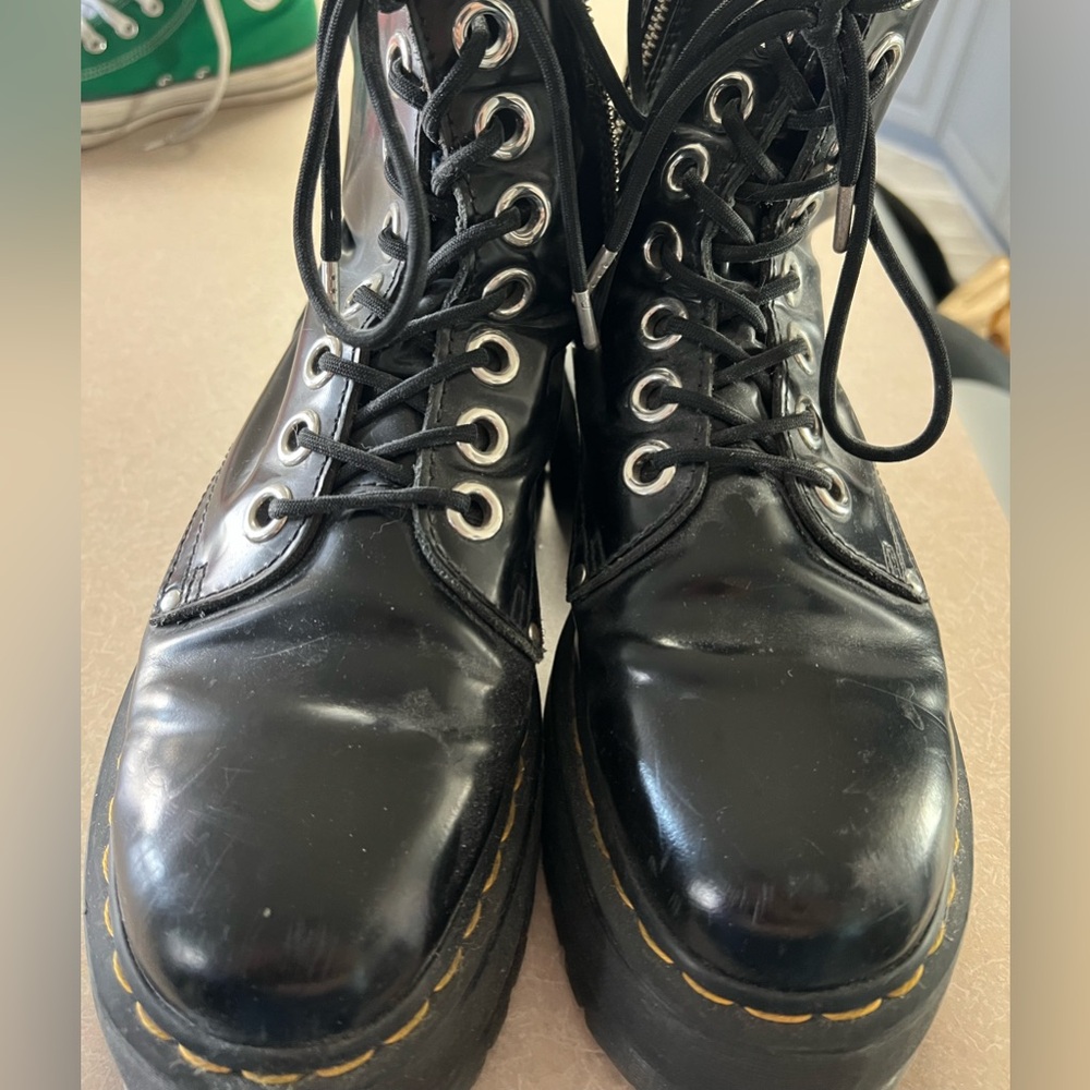 Dr. Martens Jadon Max platform combat boots. Black size 9.